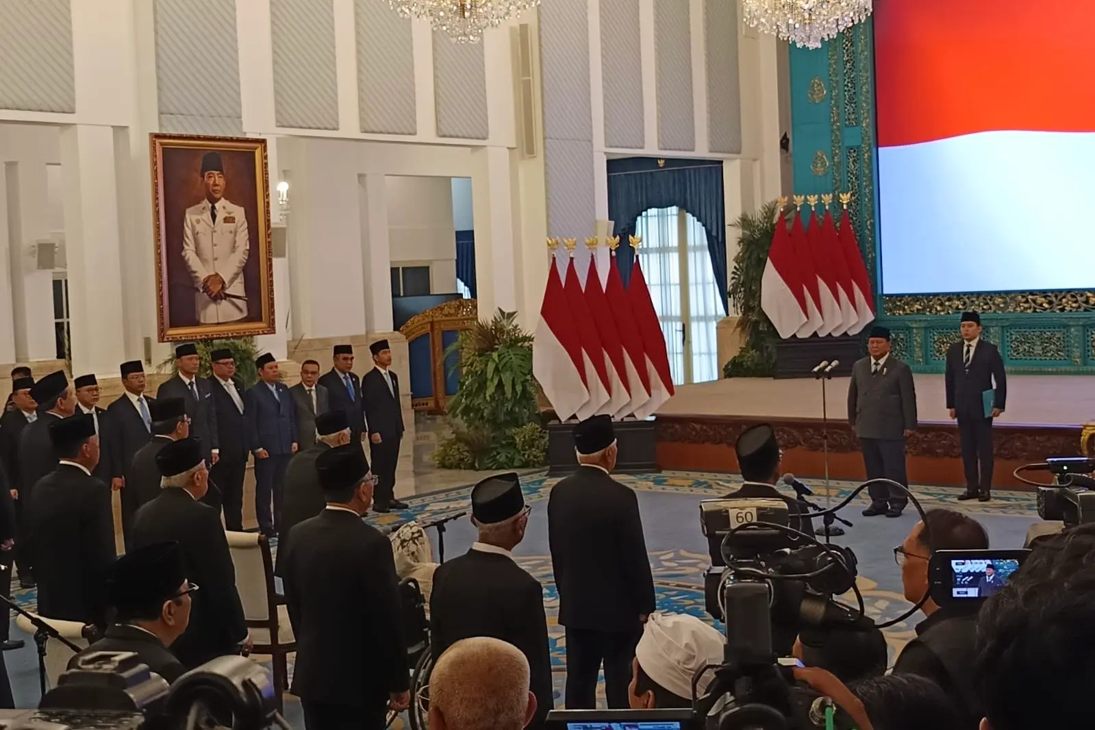 Prabowo Resmi Lantik Jajaran Wantimpres Baru: Diketuai Pratikno, Diisi Akademisi, Pengusaha, hingga Tokoh Agama