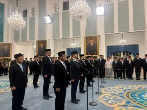 Resmi! Presiden Prabowo Lantik 18 Pejabat Baru dalam Reshuffle Ketujuh: Dari Menko, Menteri, Hingga Pucuk Pimpinan Polri