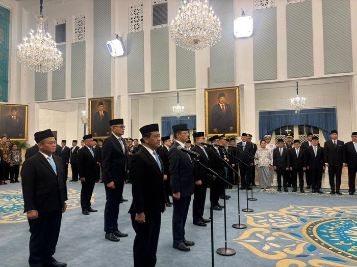 Resmi! Presiden Prabowo Lantik 18 Pejabat Baru dalam Reshuffle Ketujuh: Dari Menko, Menteri, Hingga Pucuk Pimpinan Polri